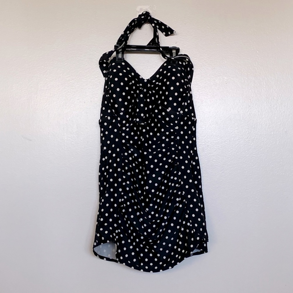 Vintage-style pinup maternity bathing suit